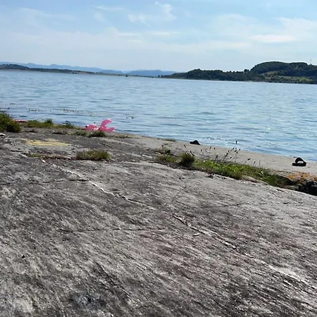 Small House Close To The And Sea *