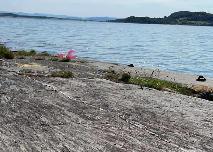 Small House Close To The And Sea *