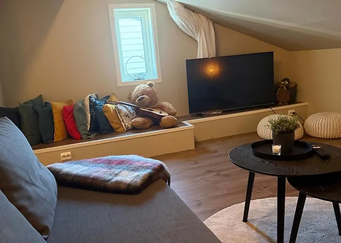 Small House Close To The And Sea *